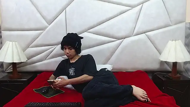 Nyx and Arian online show from April 2026 02:36:02 PM