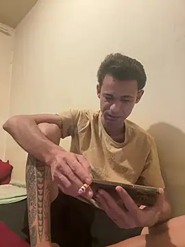 Snapshot of RafaelTitanX chatting on April 2026 10:22:01 PM RafaelTitanX online show from April 2026 10:22:01 PM