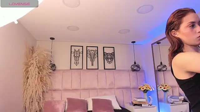 Honney Taylor online show from April 2026 08:17:01 PM