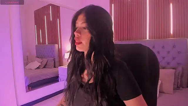 Snapshot of LiaSalvatore chatting on March 2026 12:21:02 PM LiaSalvatore online show from March 2026 12:21:02 PM