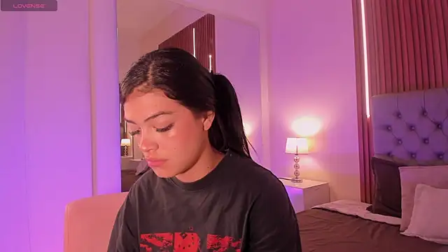 Snapshot of LiaSalvatore chatting on April 2026 12:22:01 PM LiaSalvatore online show from April 2026 12:22:01 PM