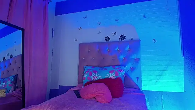 Snapshot of Saraa_Velvett chatting on April 2026 07:51:02 PM Saraa Velvett online show from April 2026 07:51:02 PM