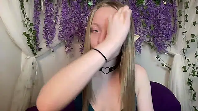 Snapshot of ElfGirlAna chatting on April 2026 03:02:02 PM ElfGirlAna online show from April 2026 03:02:02 PM