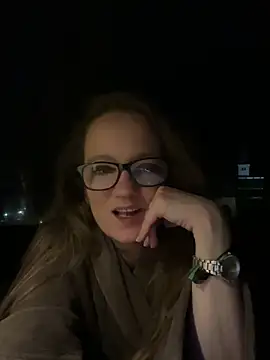 Snapshot of LizzieZ1975 chatting on May 2026 10:48:01 PM LizzieZ1975 online show from May 2026 10:48:01 PM