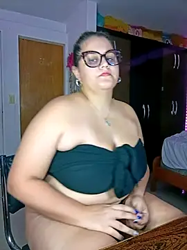 Snapshot of Bonny_rousse01 chatting on April 2026 12:10:01 PM Bonny rousse01 online show from April 2026 12:10:01 PM