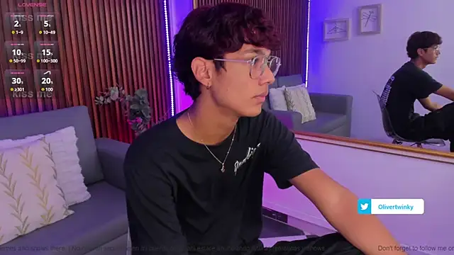 Snapshot of Oliver20__ chatting on May 2026 09:33:01 PM Oliver20 online show from May 2026 09:33:01 PM