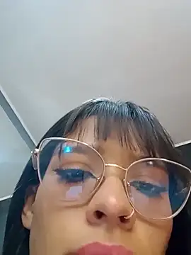 Snapshot of avalustyy chatting on April 2026 05:42:02 PM avalustyy online show from April 2026 05:42:02 PM