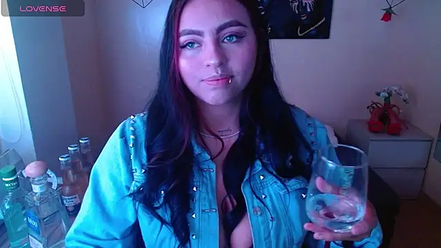 Snapshot of Miley_Clarck chatting on March 2026 01:06:02 PM Miley Clarck online show from March 2026 01:06:02 PM