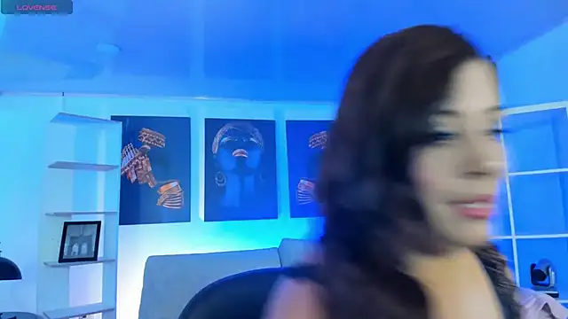 linda norris  online show from April 2026 07:11:02 PM