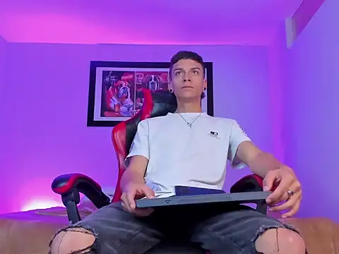 Snapshot of Noahh_Saky chatting on April 2026 03:09:02 AM Noahh Saky online show from April 2026 03:09:02 AM