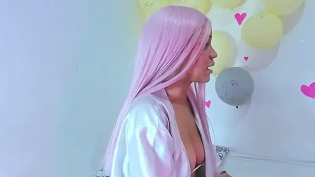 estrellaO O online show from March 2026 12:00:02 AM