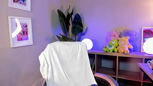  EmilyRouge  online show from March 2026 03:32:02 AM