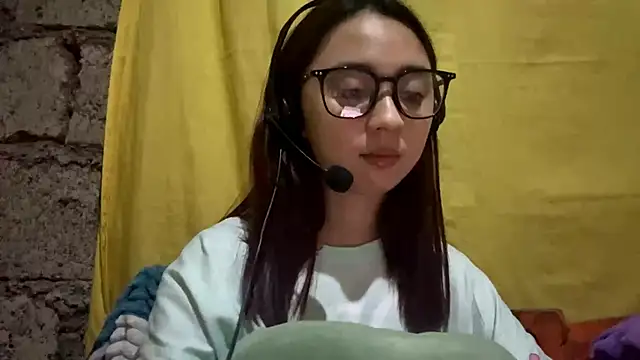 LenoraLacassagne online show from March 2026 04:10:01 PM