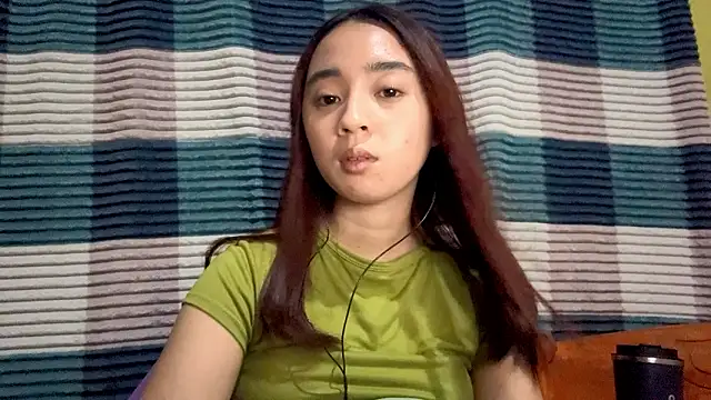 LenoraLacassagne online show from March 2026 04:00:01 PM