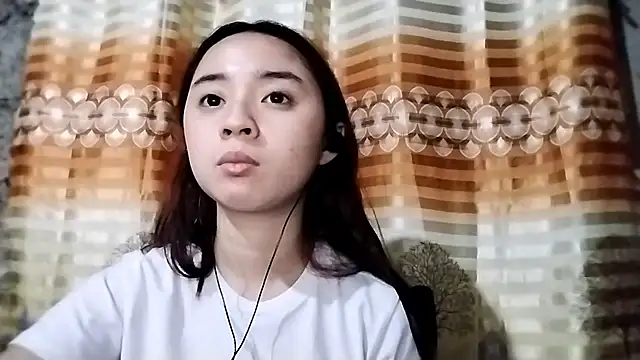 LenoraLacassagne online show from April 2026 03:30:02 PM