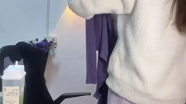 leilei998 online show from April 2026 11:47:02 AM