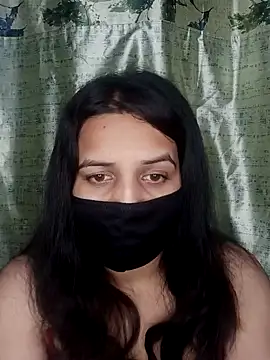 Snapshot of REENA-STRIP chatting on April 2026 07:48:01 PM REENA-STRIP online show from April 2026 07:48:01 PM