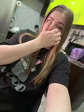 Snapshot of milana_millka chatting on April 2026 10:53:01 AM milana millka online show from April 2026 10:53:01 AM