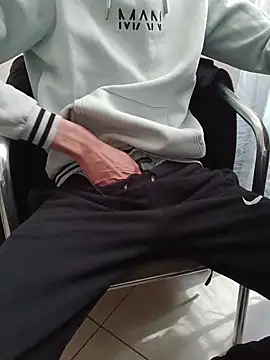 Skinboy06 online show from April 2026 10:35:02 AM