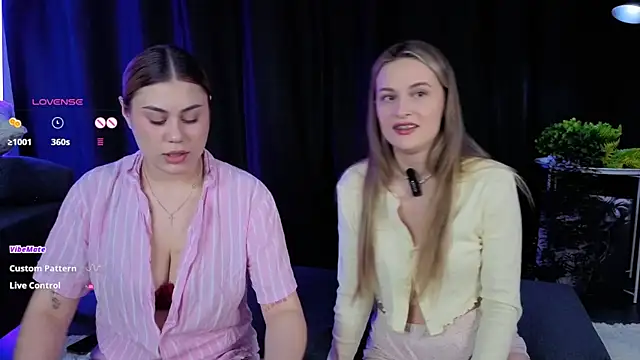 Snapshot of momento_marie chatting on March 2026 06:01:01 PM momento marie online show from March 2026 06:01:01 PM