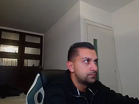 Snapshot of BryceReign chatting on May 2026 04:19:02 AM BryceReign online show from May 2026 04:19:02 AM