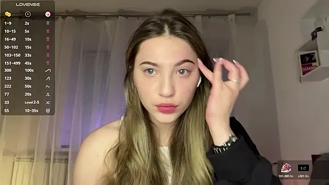 1Kellynaive online show from April 2026 04:11:02 PM