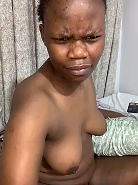 Snapshot of coco0002 chatting on March 2026 12:03:02 AM coco0002 online show from March 2026 12:03:02 AM