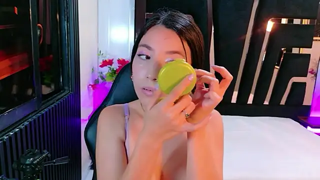 MiaLovelyn online show from April 2026 08:31:02 PM