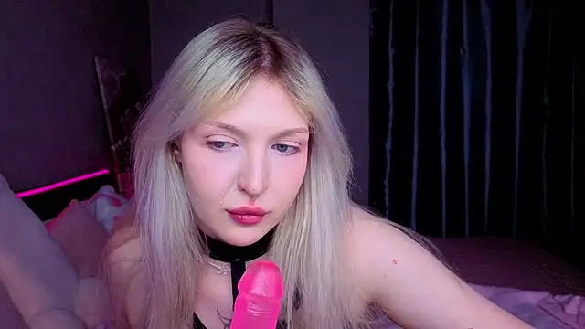 BlondieSummer online show from April 2026 03:16:01 PM