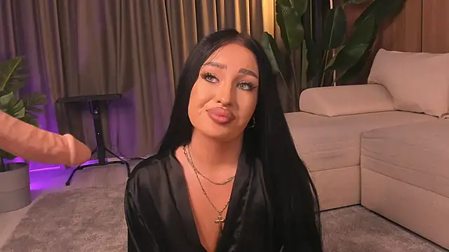 EmeraldKat online show from April 2026 08:09:02 PM