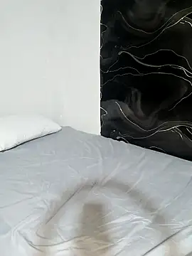 Snapshot of LaReina199991 chatting on March 2026 05:46:01 PM LaReina199991 online show from March 2026 05:46:01 PM