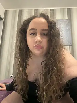 CurlyMaddie online show from March 2026 07:08:01 PM