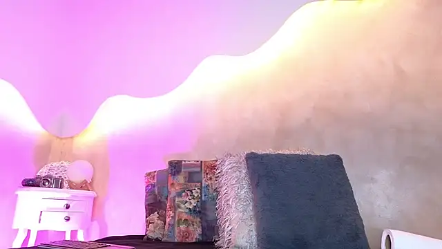 Snapshot of BellaRouxxx chatting on March 2026 12:38:02 PM BellaRouxxx online show from March 2026 12:38:02 PM