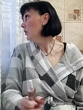 Snapshot of HelgaDennis chatting on April 2026 04:15:01 PM HelgaDennis online show from April 2026 04:15:01 PM