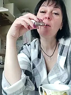 Snapshot of HelgaDennis chatting on April 2026 06:36:01 AM HelgaDennis online show from April 2026 06:36:01 AM