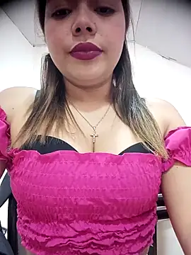Snapshot of Yelii_ chatting on May 2026 05:18:02 PM Yelii online show from May 2026 05:18:02 PM