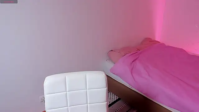 Snapshot of Naomi_Rosy chatting on April 2026 05:32:01 PM Naomi Rosy online show from April 2026 05:32:01 PM