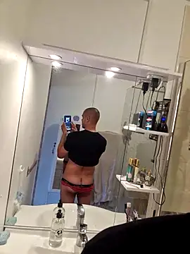 Justfunfree online show from April 2026 02:00:02 PM