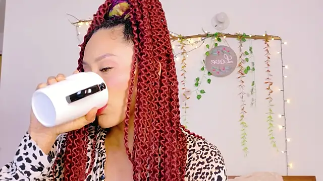 Ajua  Uva online show from April 2026 11:47:02 PM