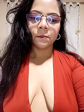 ROUSSE SINCLAIR online show from April 2026 07:58:02 PM