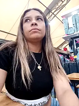 Snapshot of alanna6950 chatting on April 2026 05:32:02 PM alanna6950 online show from April 2026 05:32:02 PM