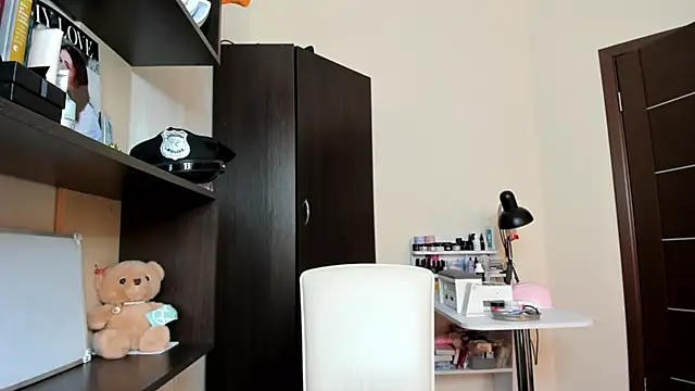 Snapshot of OhMyAlice chatting on July 2026 05:06:02 PM OhMyAlice online show from July 2026 05:06:02 PM