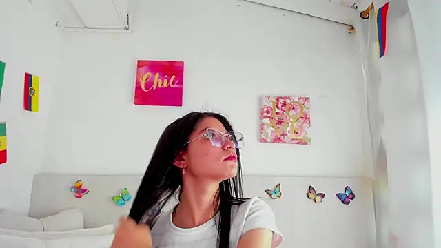Snapshot of LindaCatalina_ chatting on July 2026 01:03:01 PM LindaCatalina online show from July 2026 01:03:01 PM