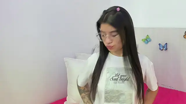 Snapshot of LindaCatalina_ chatting on July 2026 12:53:01 PM LindaCatalina online show from July 2026 12:53:01 PM