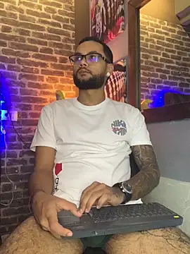 KyleJoss30 online show from April 2026 09:15:02 PM