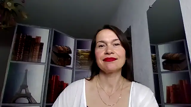 Snapshot of Selena_Moo chatting on April 2026 08:48:01 AM Selena Moo online show from April 2026 08:48:01 AM