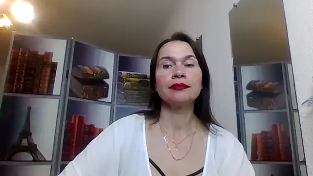 Snapshot of Selena_Moo chatting on April 2026 08:39:01 AM Selena Moo online show from April 2026 08:39:01 AM