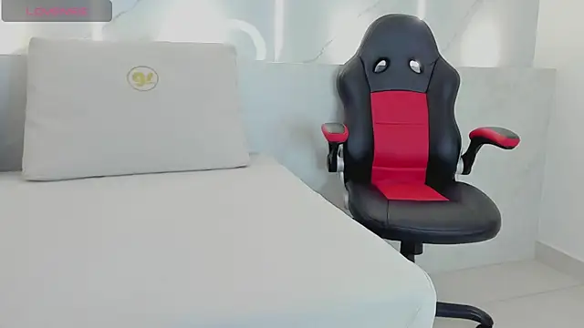 kate bould  online show from April 2026 03:39:01 AM