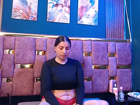 Snapshot of HELLEN_MARK chatting on April 2026 11:32:01 AM HELLEN MARK online show from April 2026 11:32:01 AM