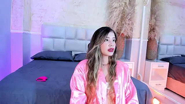 Snapshot of EmilyJohnsoon chatting on April 2026 01:56:02 PM EmilyJohnsoon online show from April 2026 01:56:02 PM